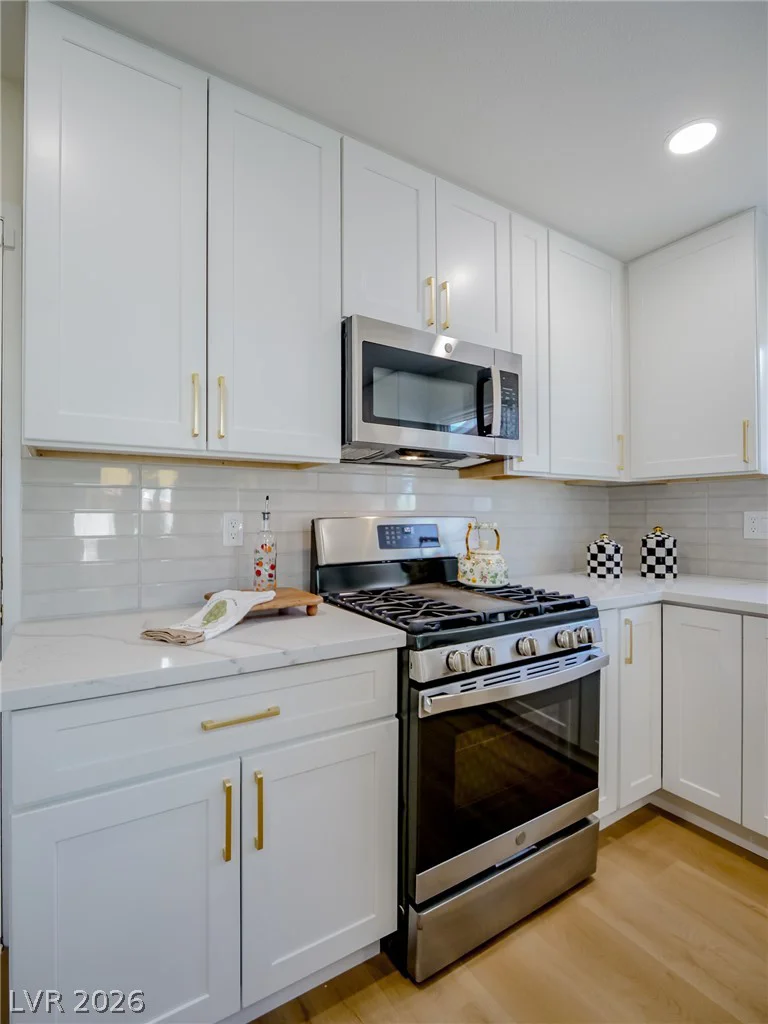 321 Lakehurst, Las Vegas, NV 89145
