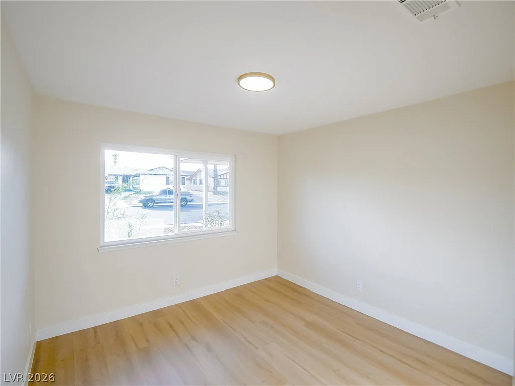 321 Lakehurst, Las Vegas, NV 89145