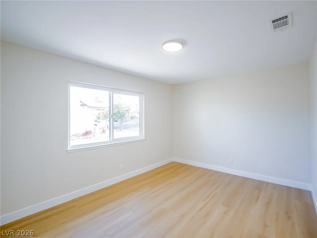 321 Lakehurst, Las Vegas, NV 89145