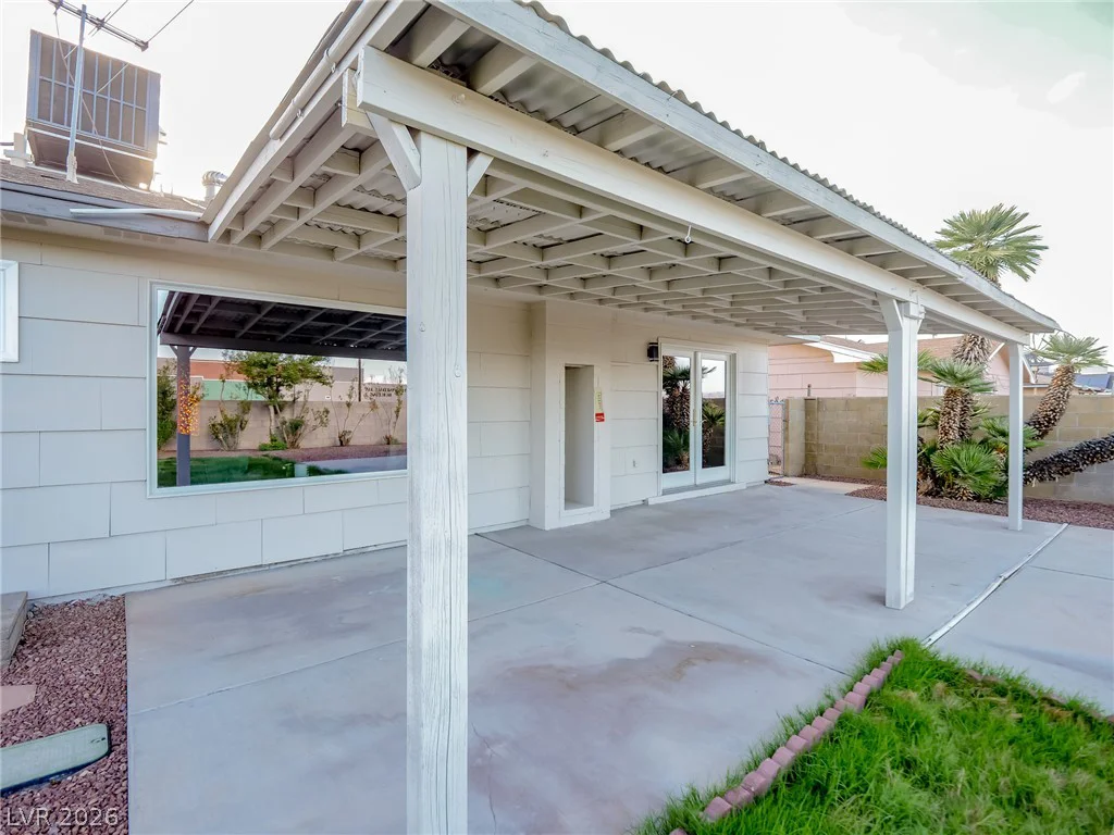 321 Lakehurst, Las Vegas, NV 89145