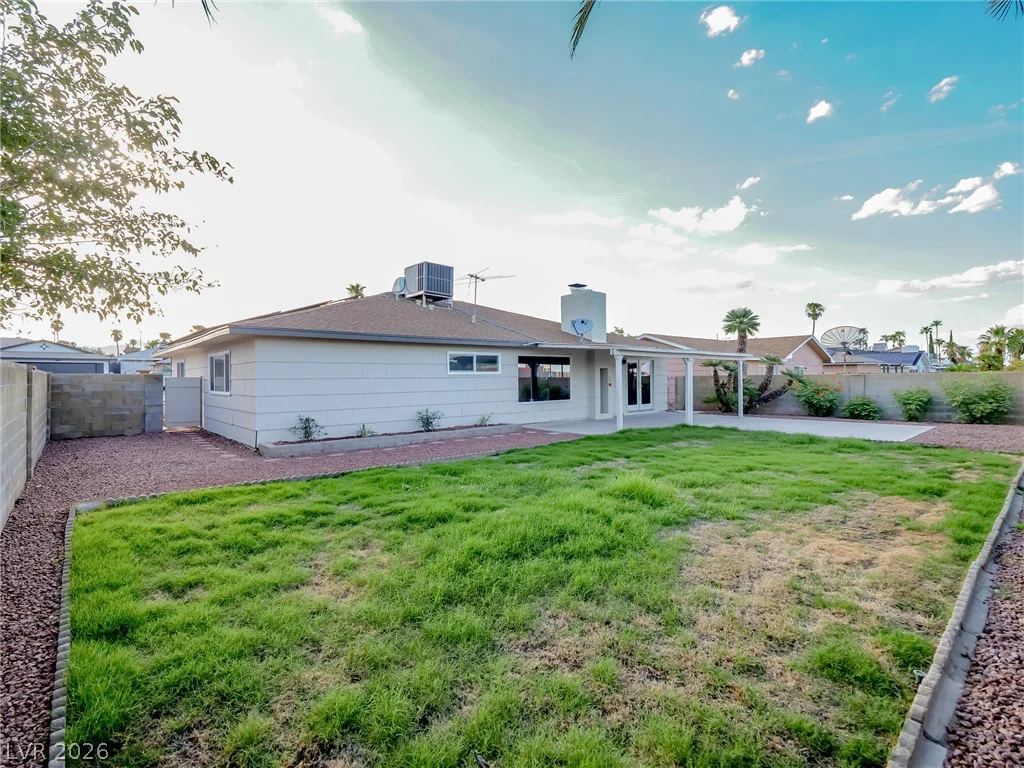 321 Lakehurst, Las Vegas, NV 89145