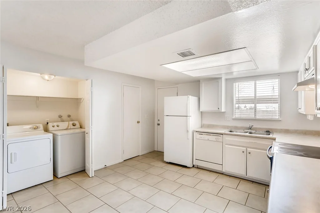 6227 Washington, Las Vegas, NV 89107