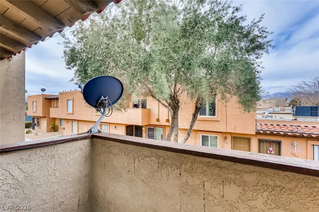 6227 Washington, Las Vegas, NV 89107