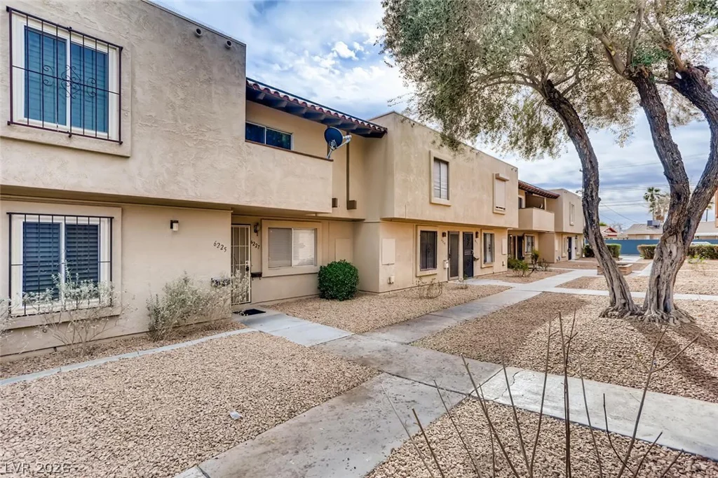 6227 Washington, Las Vegas, NV 89107
