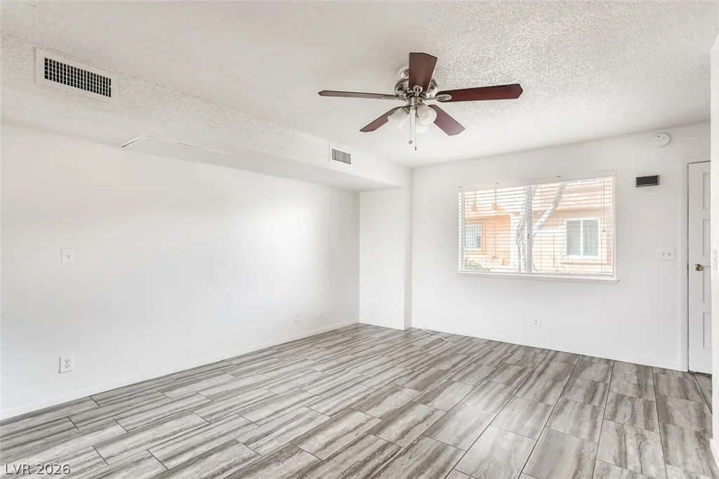 6227 Washington, Las Vegas, NV 89107