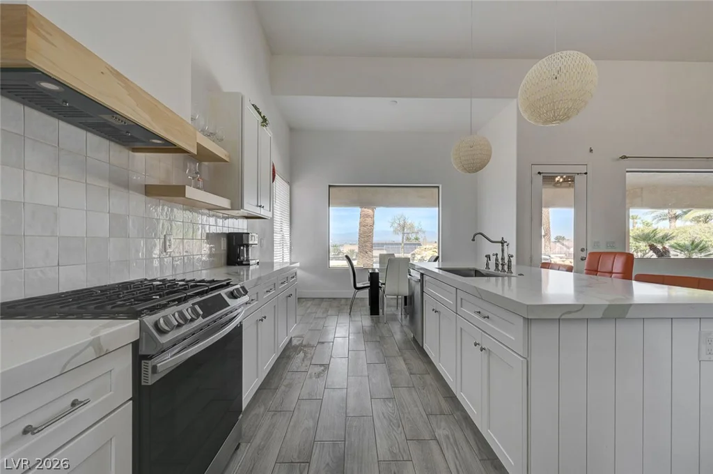 971 Temple View, Las Vegas, NV 89110