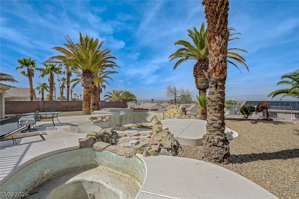 971 Temple View, Las Vegas, NV 89110