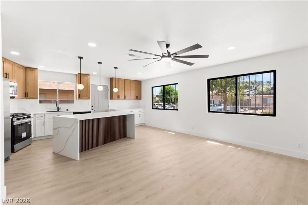 4736 Newton, Las Vegas, NV 89121