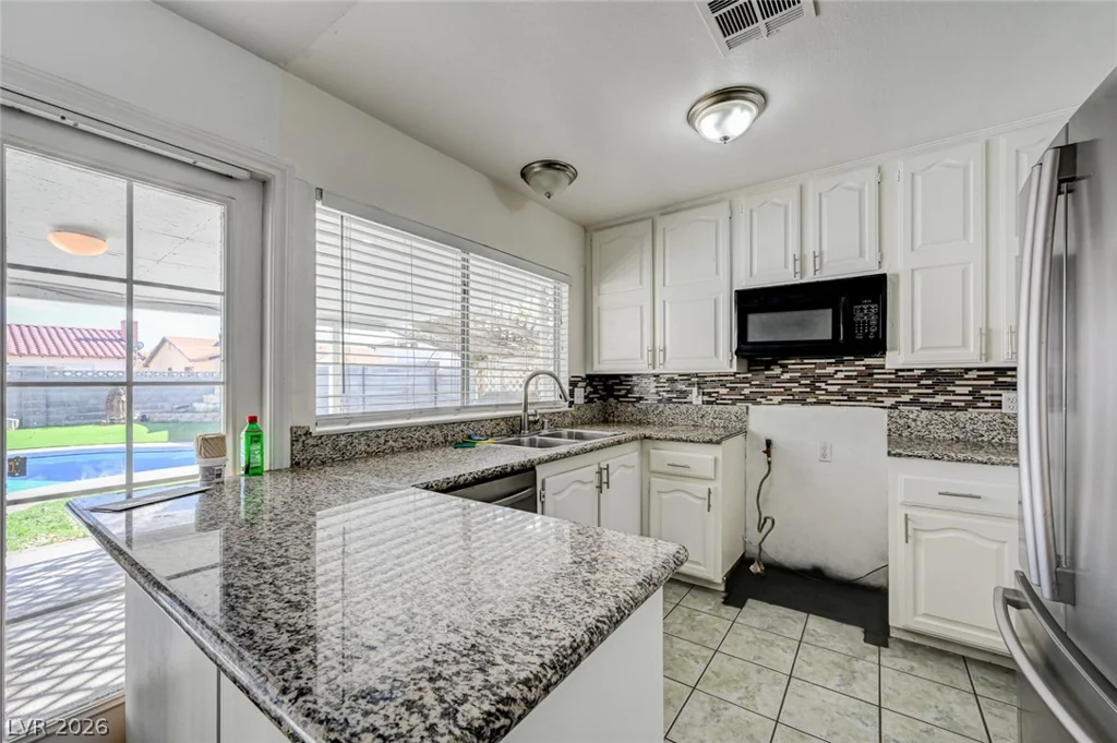 3933 Manford, Las Vegas, NV 89104