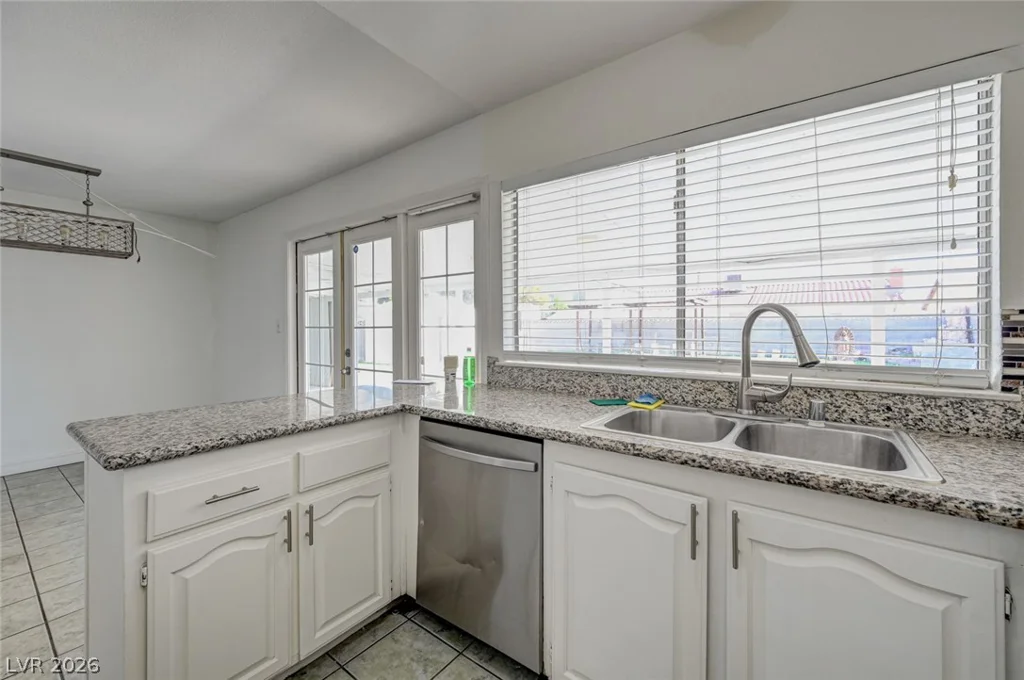 3933 Manford, Las Vegas, NV 89104