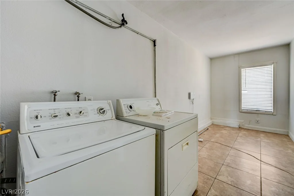 3933 Manford, Las Vegas, NV 89104