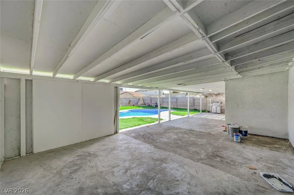 3933 Manford, Las Vegas, NV 89104