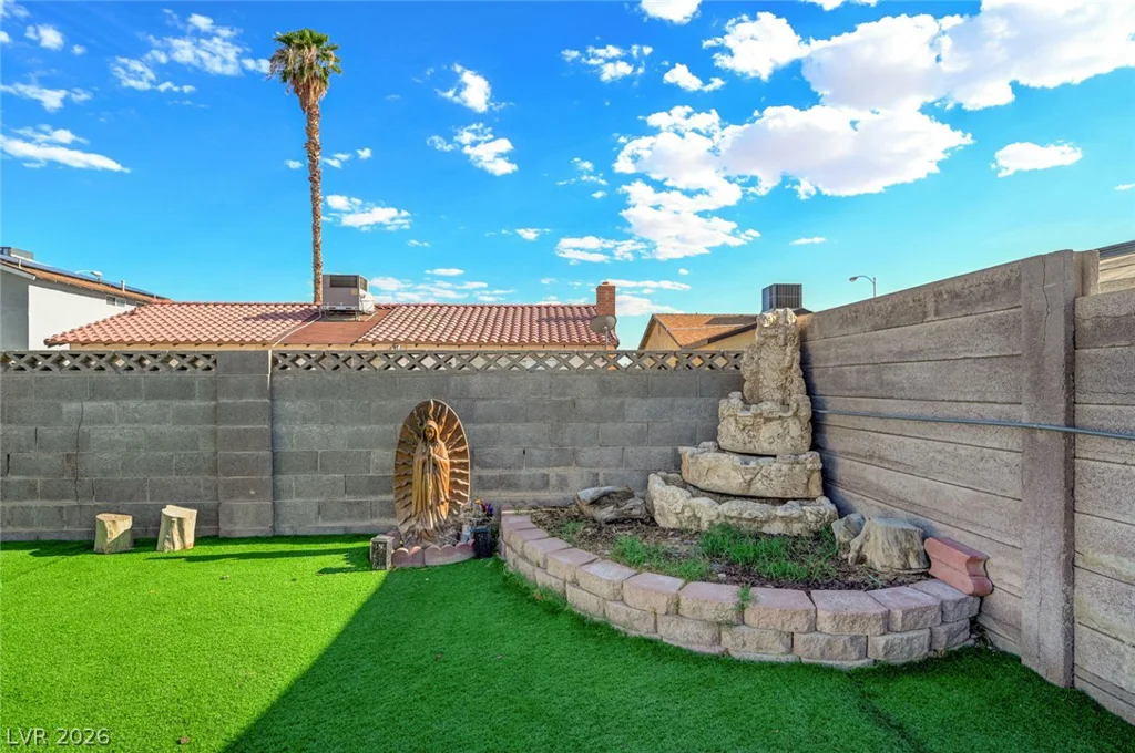 3933 Manford, Las Vegas, NV 89104