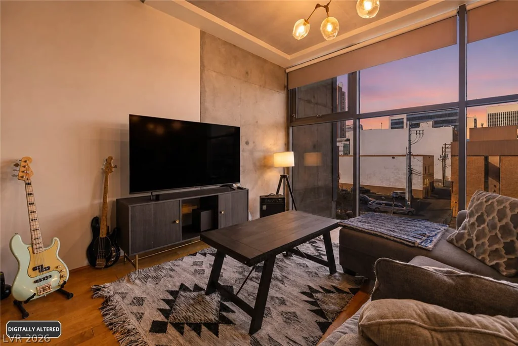 353 Bonneville, Las Vegas, NV 89101