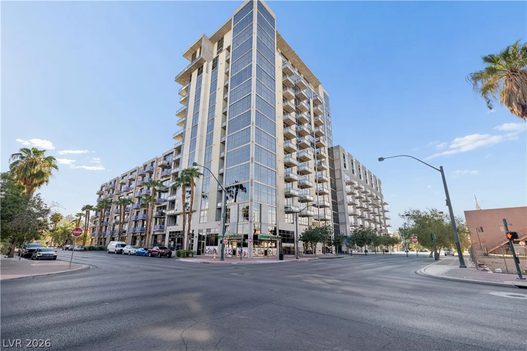353 Bonneville, Las Vegas, NV 89101
