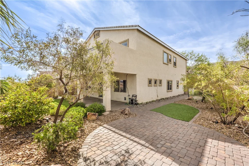 824 Plockton, Las Vegas, NV 89012
