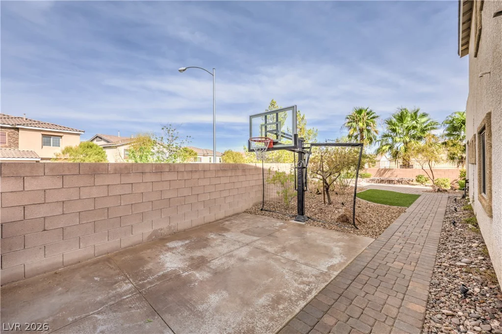 824 Plockton, Las Vegas, NV 89012