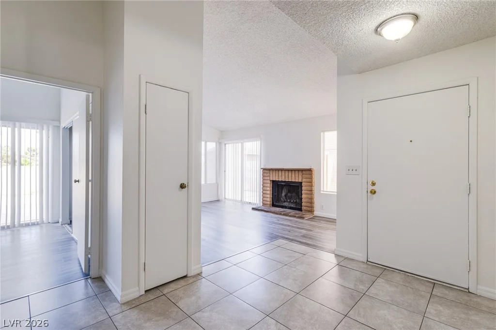 3821 Summer Breeze, Las Vegas, NV 89108