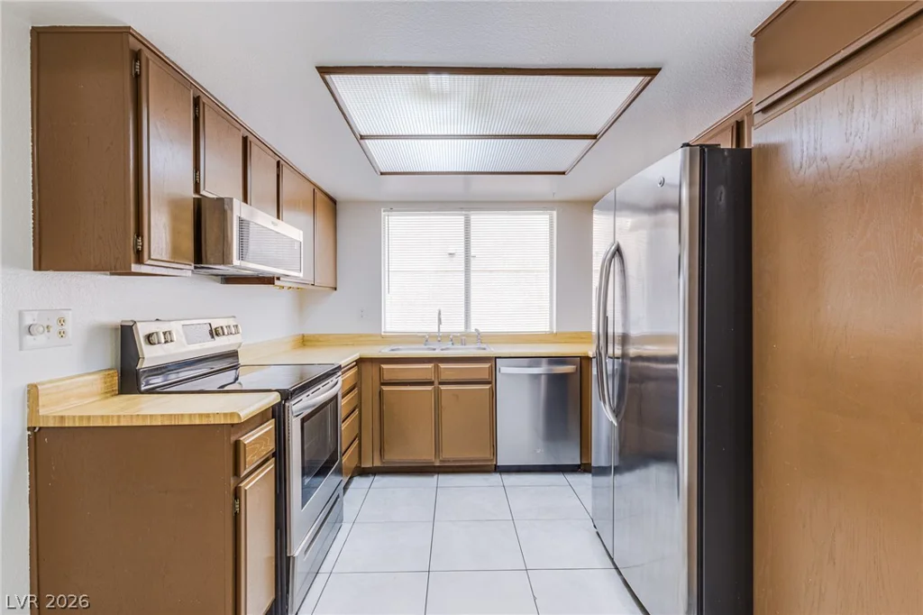 3821 Summer Breeze, Las Vegas, NV 89108