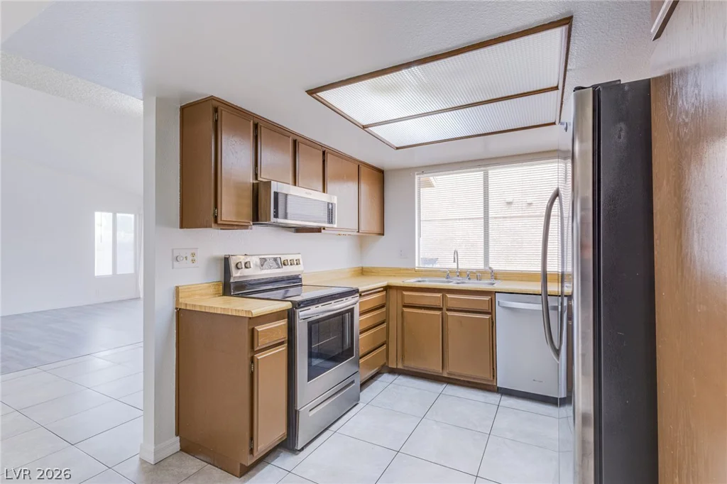 3821 Summer Breeze, Las Vegas, NV 89108