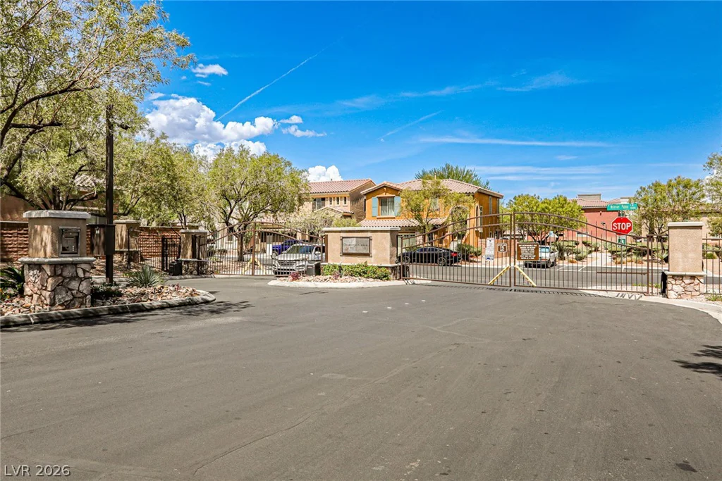 8022 Diamond Gorge, Las Vegas, NV 89178