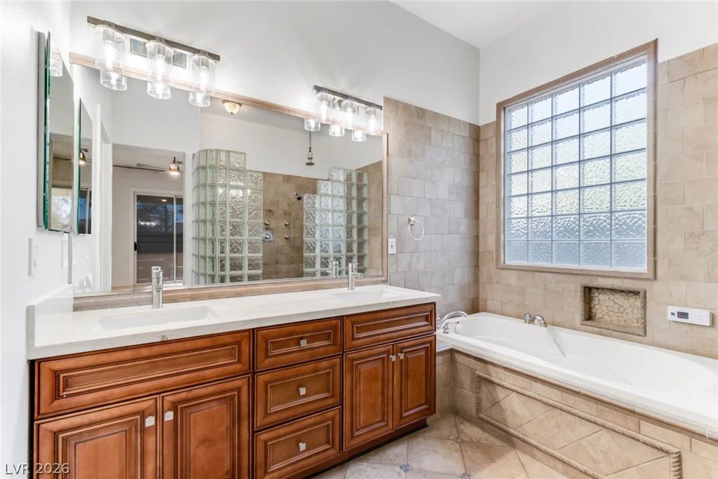 8702 Country Ridge, Las Vegas, NV 89123