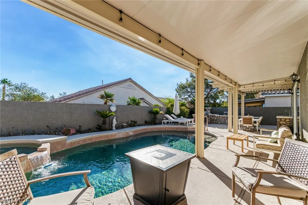8702 Country Ridge, Las Vegas, NV 89123