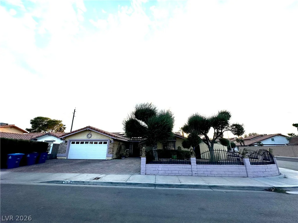 3811 Leisure, Las Vegas, NV 89103