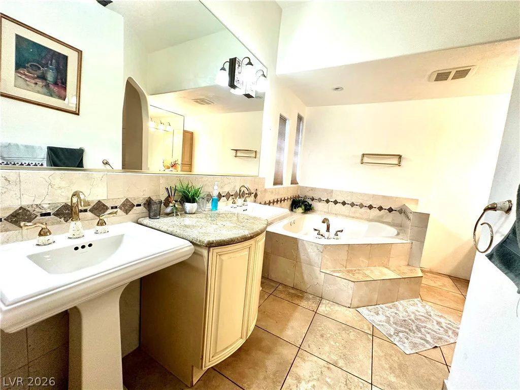 3811 Leisure, Las Vegas, NV 89103