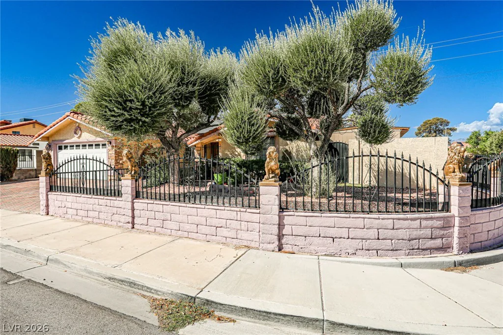 3811 Leisure, Las Vegas, NV 89103