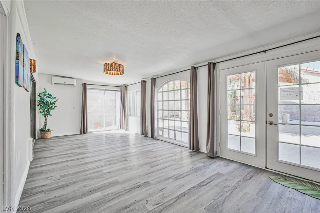3811 Leisure, Las Vegas, NV 89103