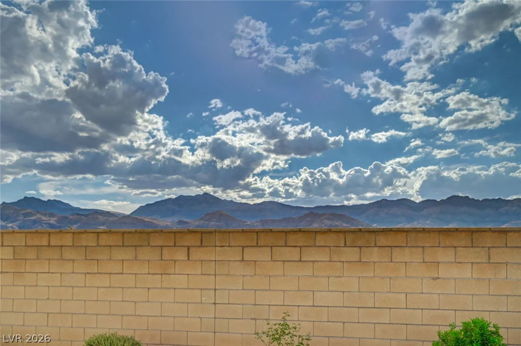 6557 Corsari Ridge, Las Vegas, NV 89166