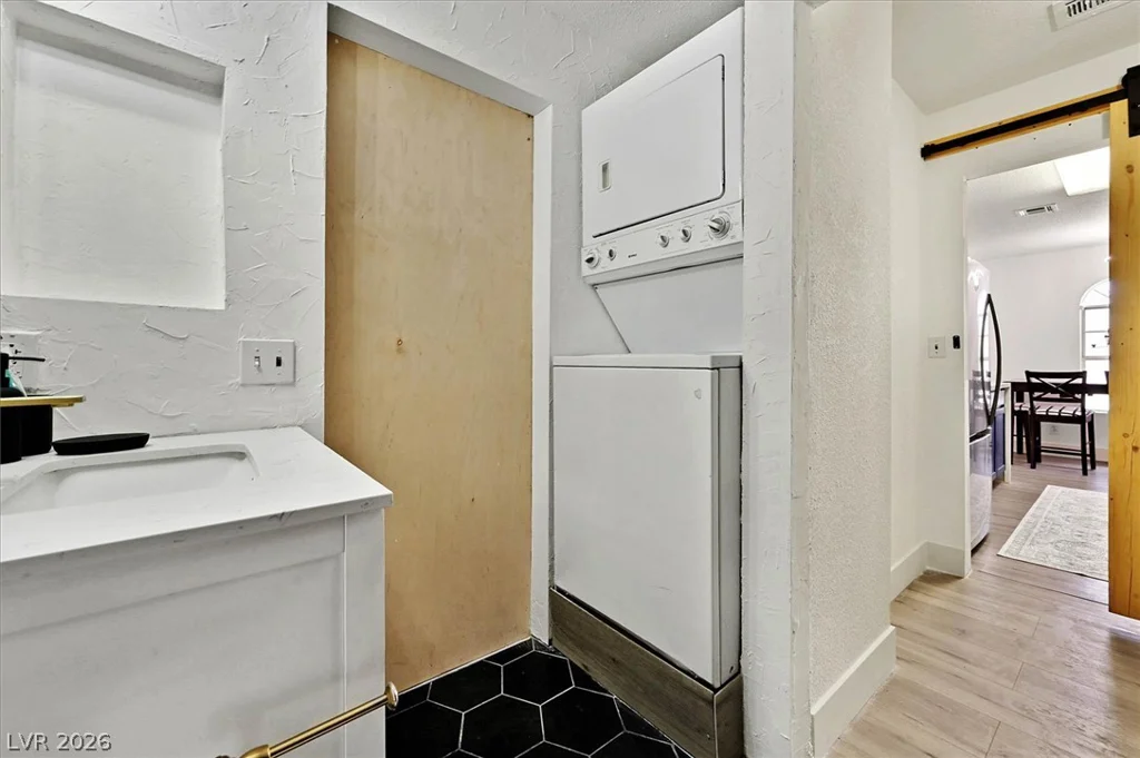 3924 Aquamarine, Las Vegas, NV 89103