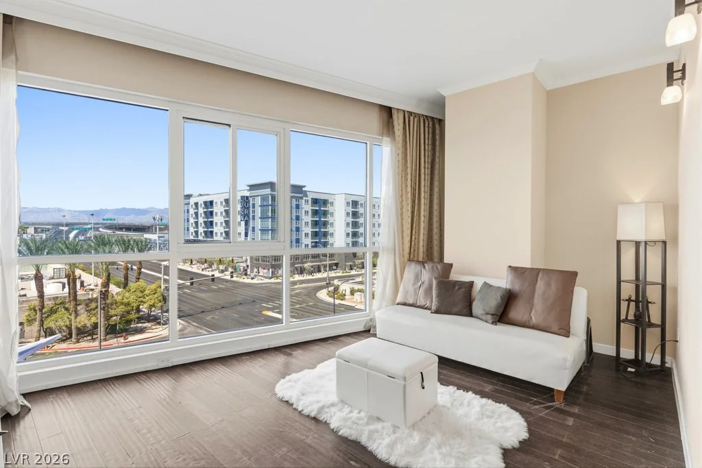 4525 Dean Martin, Las Vegas, NV 89103