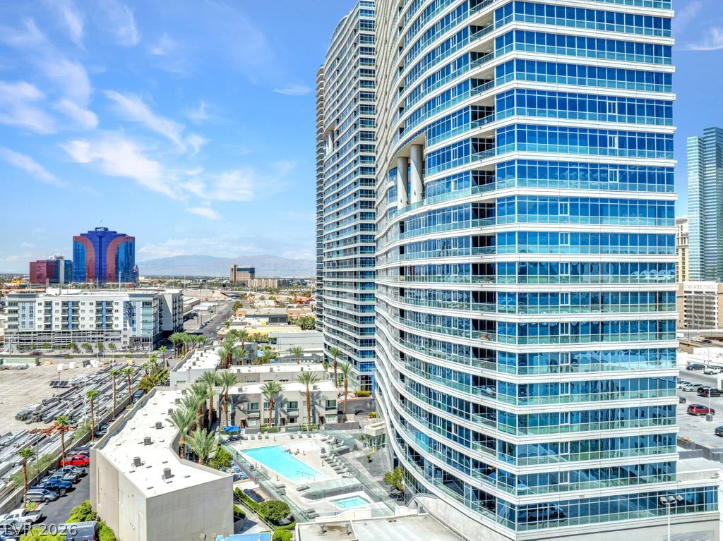 4525 Dean Martin, Las Vegas, NV 89103