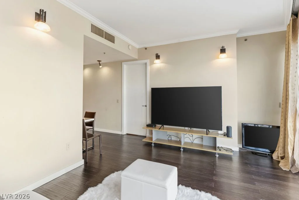4525 Dean Martin, Las Vegas, NV 89103