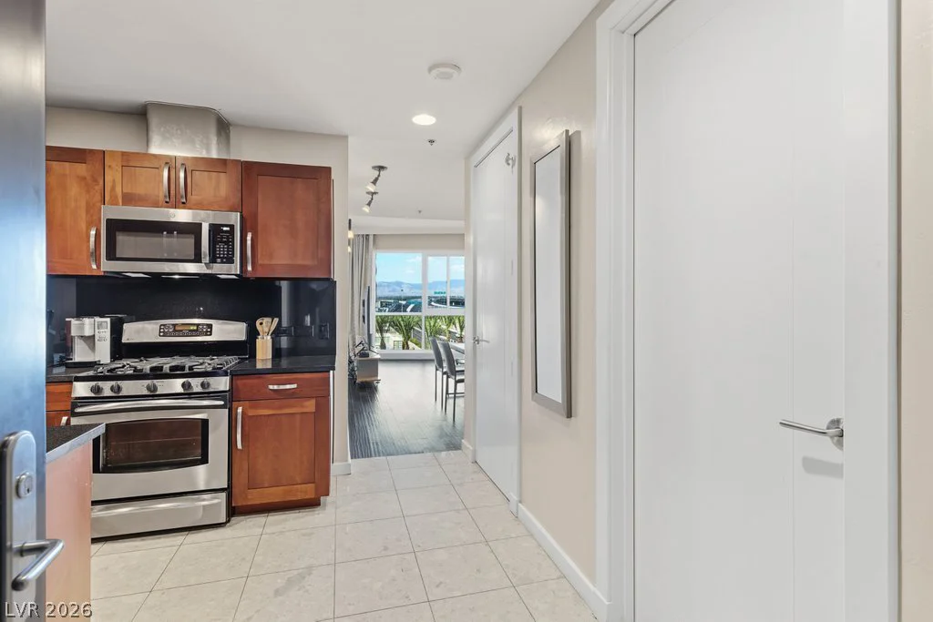 4525 Dean Martin, Las Vegas, NV 89103