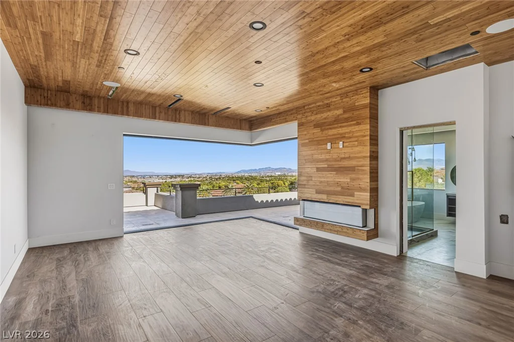 12 Oakmont Hills, Las Vegas, NV 89141