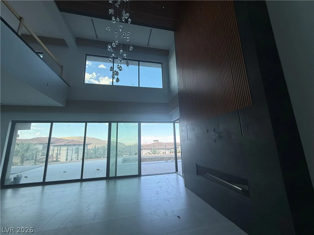12 Oakmont Hills, Las Vegas, NV 89141