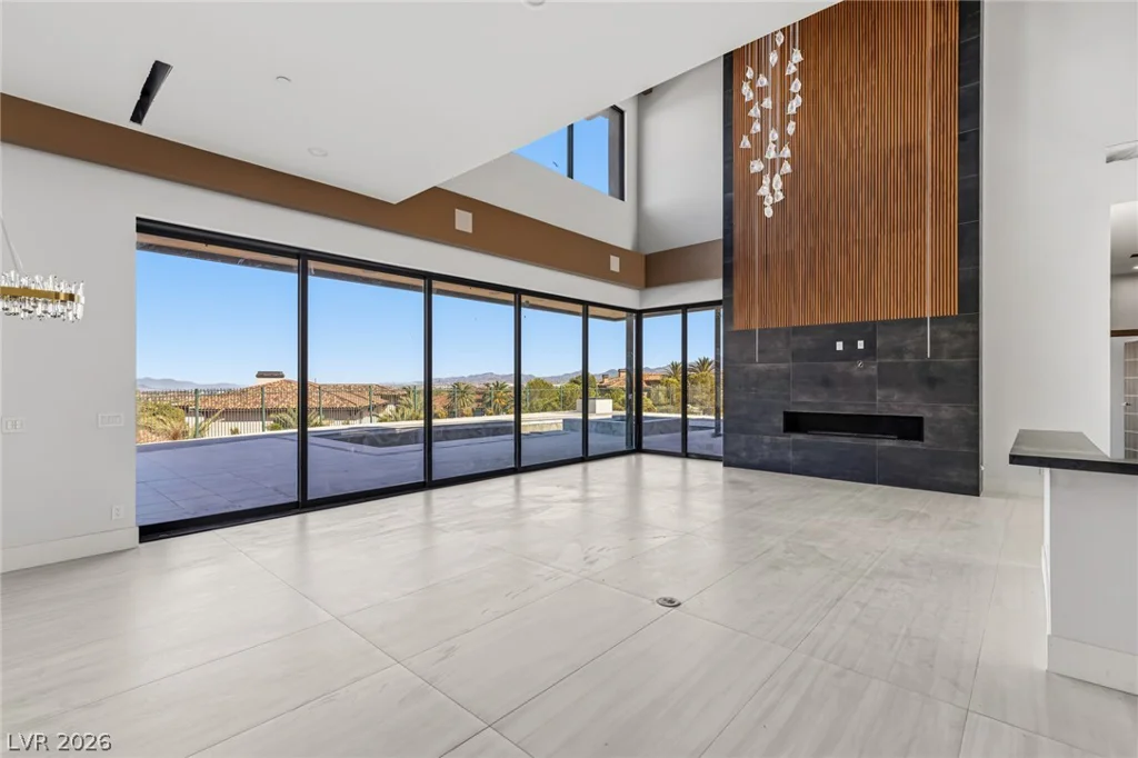 12 Oakmont Hills, Las Vegas, NV 89141