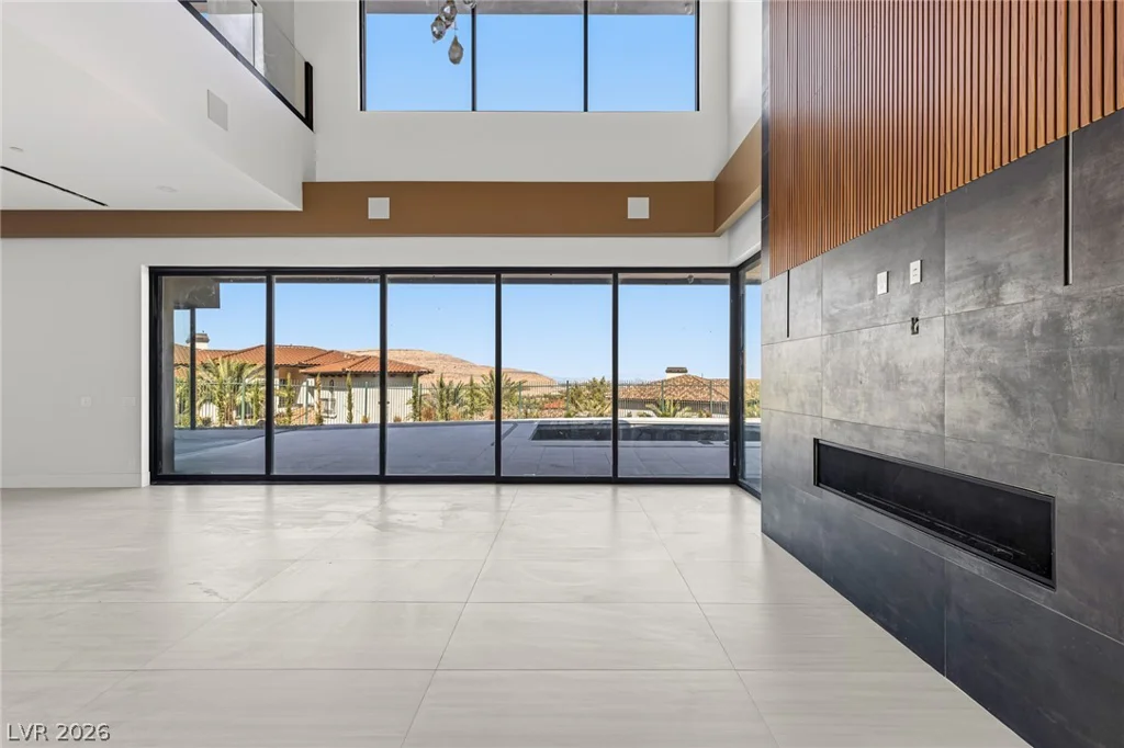 12 Oakmont Hills, Las Vegas, NV 89141