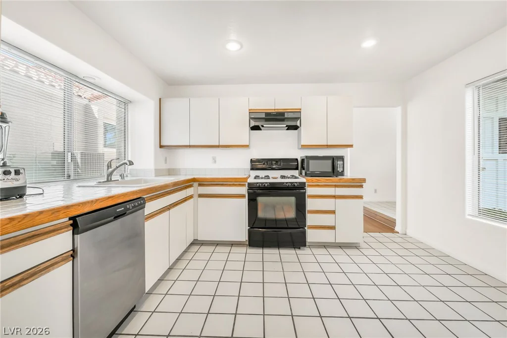 6986 Emerald Springs, Las Vegas, NV 89113
