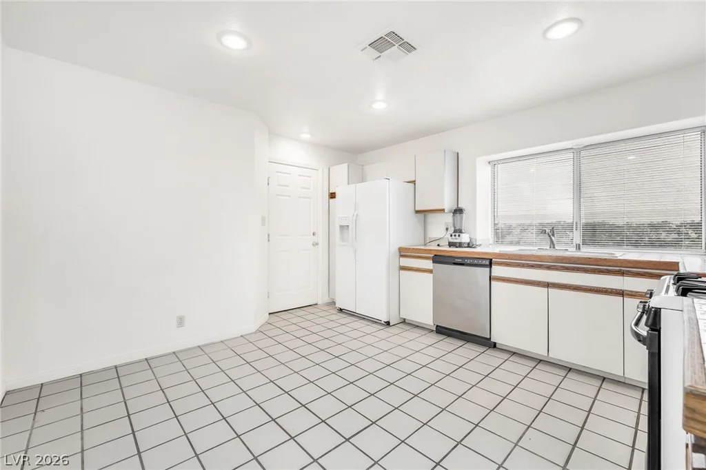 6986 Emerald Springs, Las Vegas, NV 89113