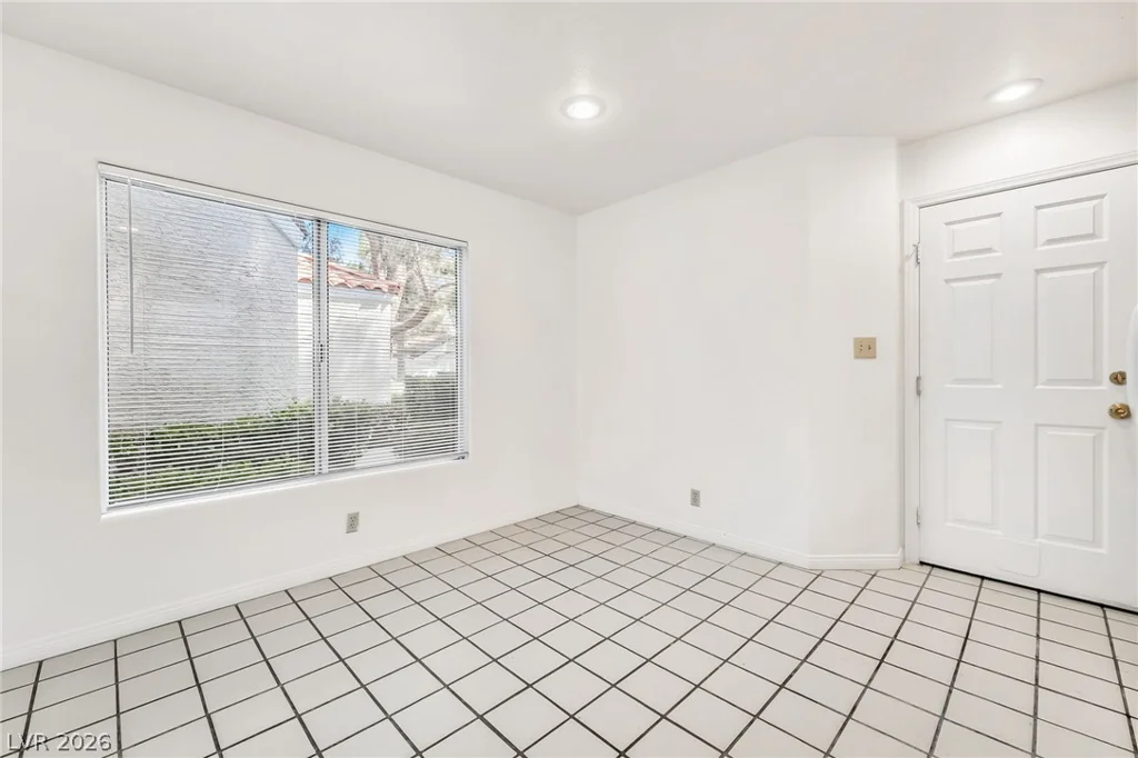 6986 Emerald Springs, Las Vegas, NV 89113