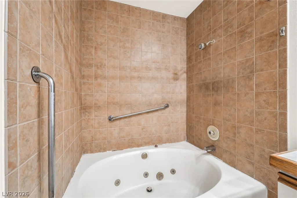 6986 Emerald Springs, Las Vegas, NV 89113