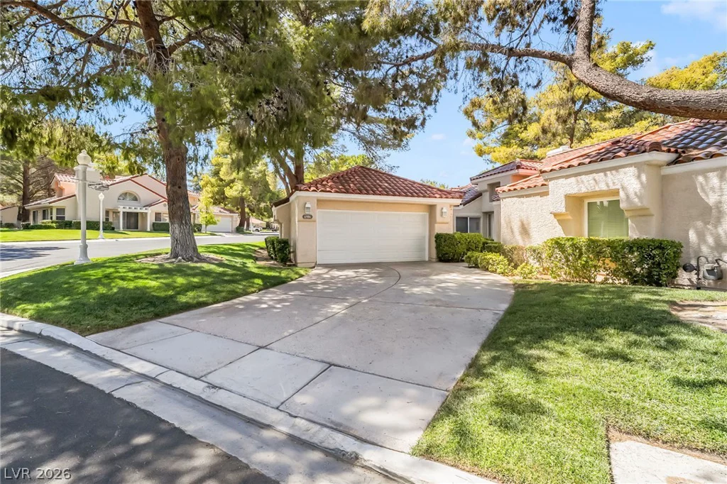 6986 Emerald Springs, Las Vegas, NV 89113