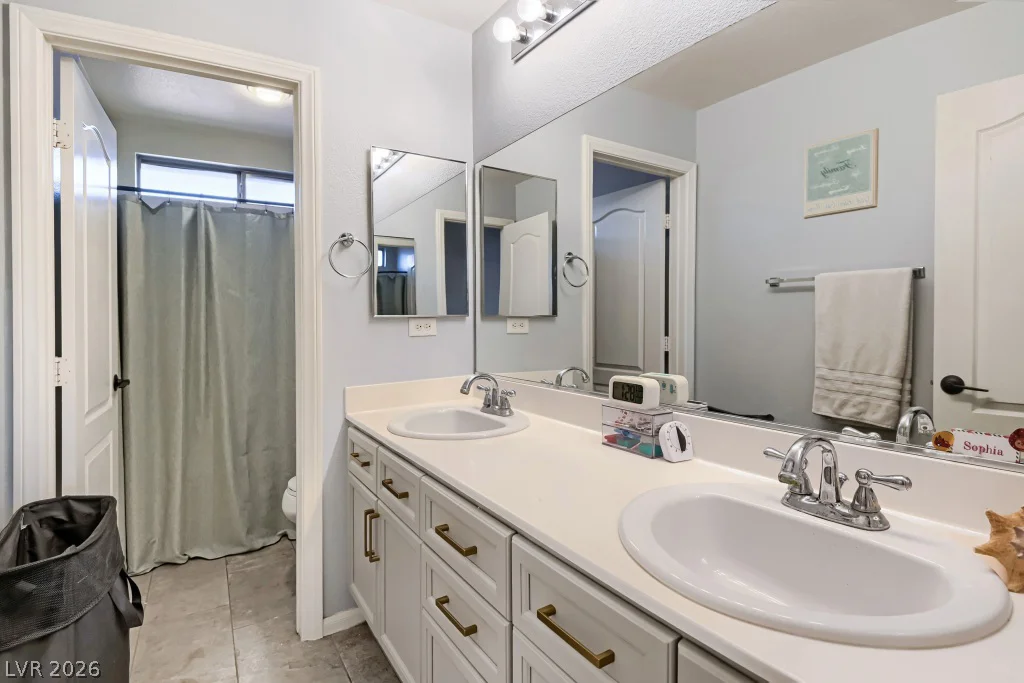 8560 Myrtle Flag, Las Vegas, NV 89178