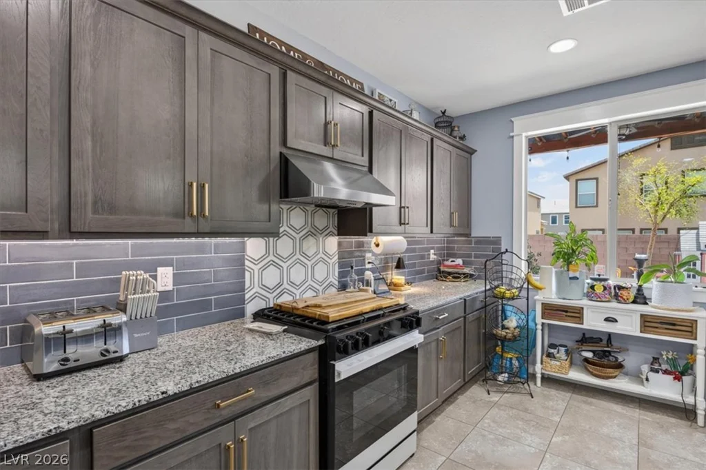 3945 Carol Bailey, North Las Vegas, NV 89081