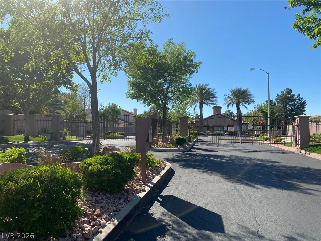 5 Alyson Pond, Henderson, NV 89012