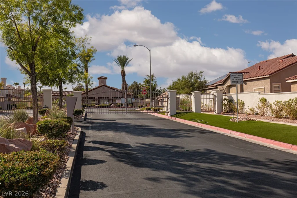 5 Alyson Pond, Henderson, NV 89012